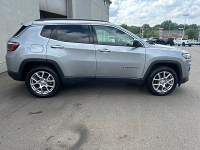 2022 Jeep Compass Latitude Lux 4x4