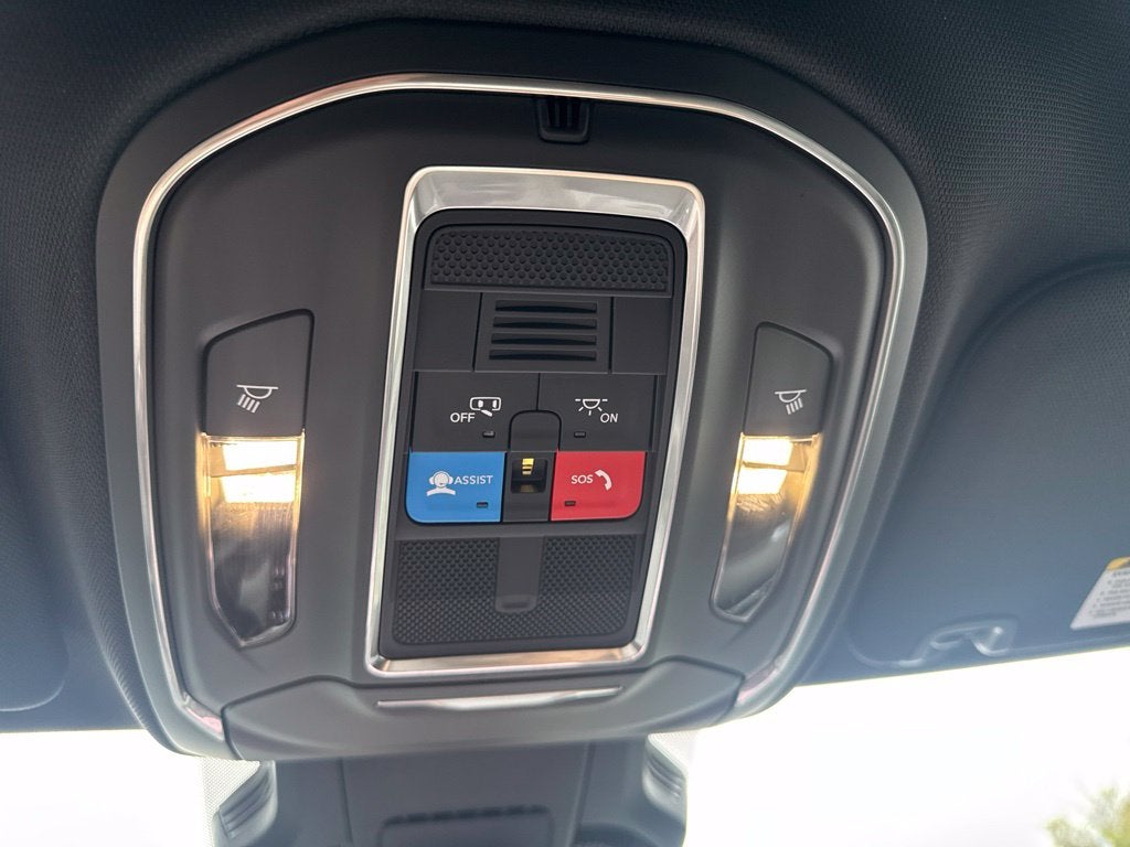 2027 Jeep Cherokee CHEROKEE LAREDO 4X4