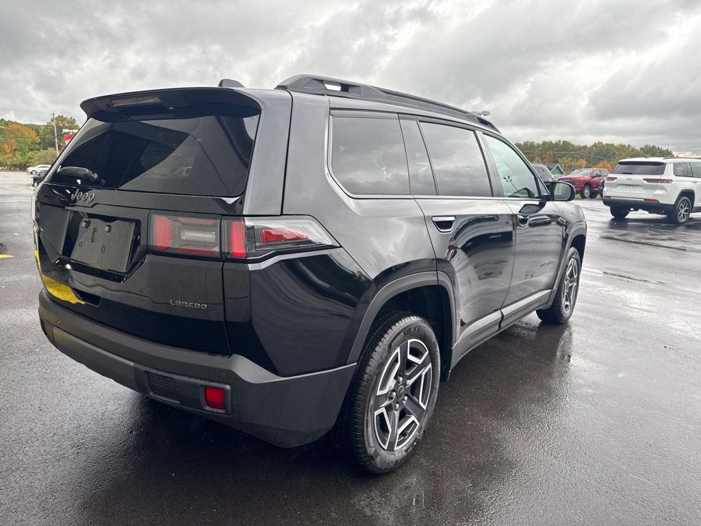 2027 Jeep Cherokee CHEROKEE LAREDO 4X4