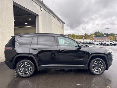 2027 Jeep Cherokee CHEROKEE LAREDO 4X4