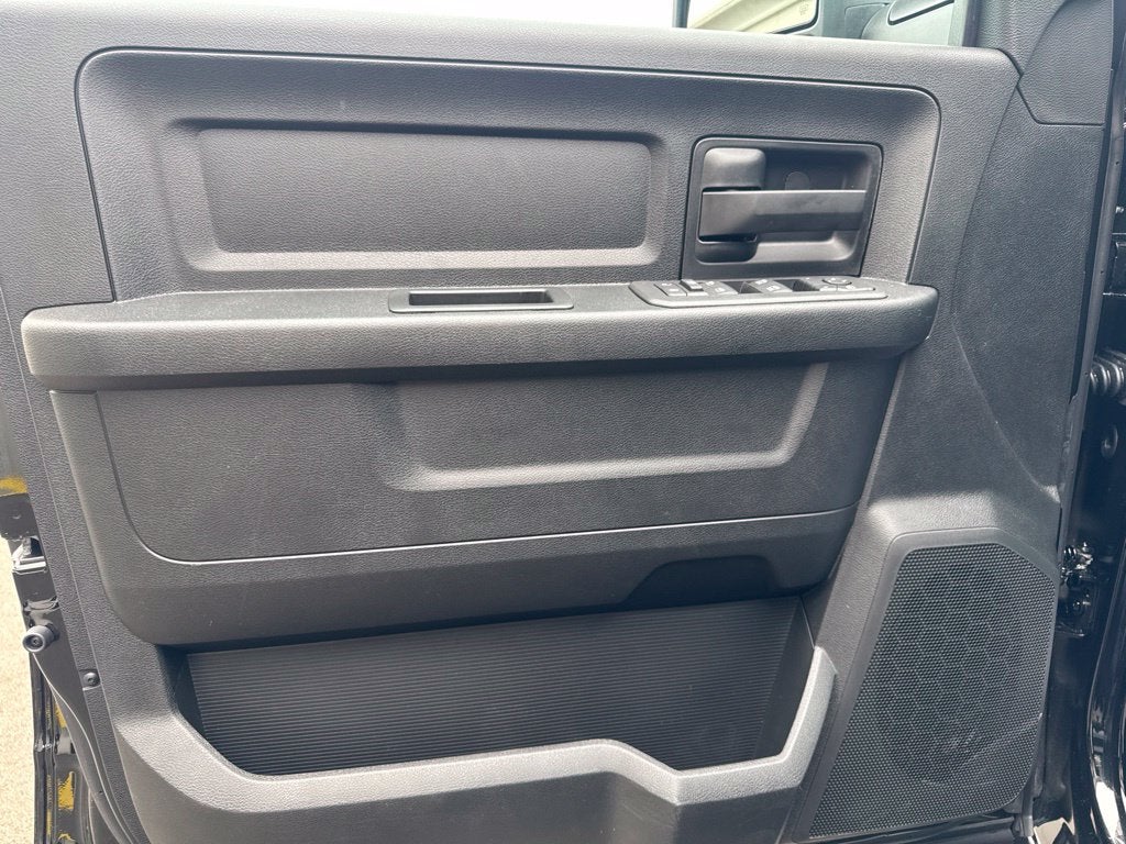 2027 RAM Ram 3500 RAM 3500 TRADESMAN CREW CAB 4X4 6'4' BOX