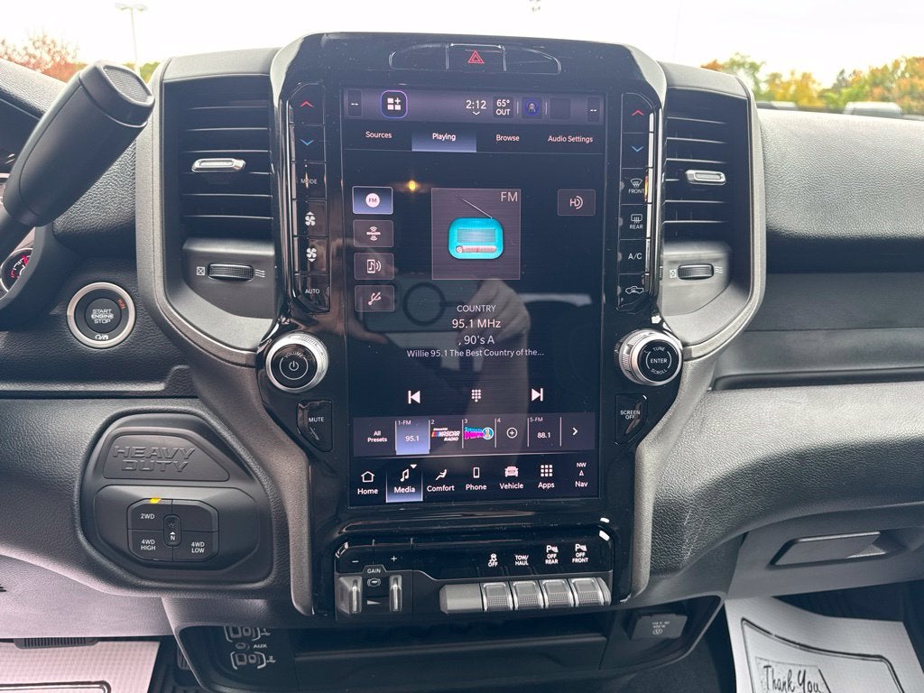 2027 RAM Ram 3500 RAM 3500 TRADESMAN CREW CAB 4X4 6'4' BOX