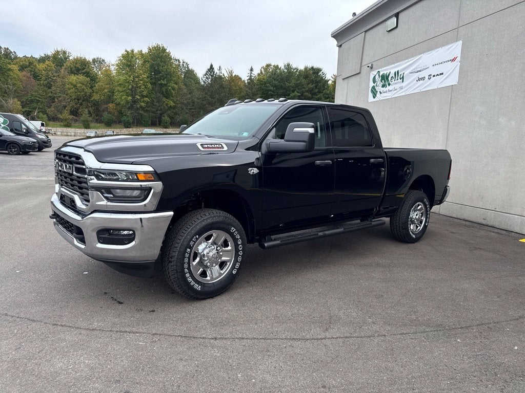 2027 RAM Ram 3500 RAM 3500 TRADESMAN CREW CAB 4X4 6'4' BOX