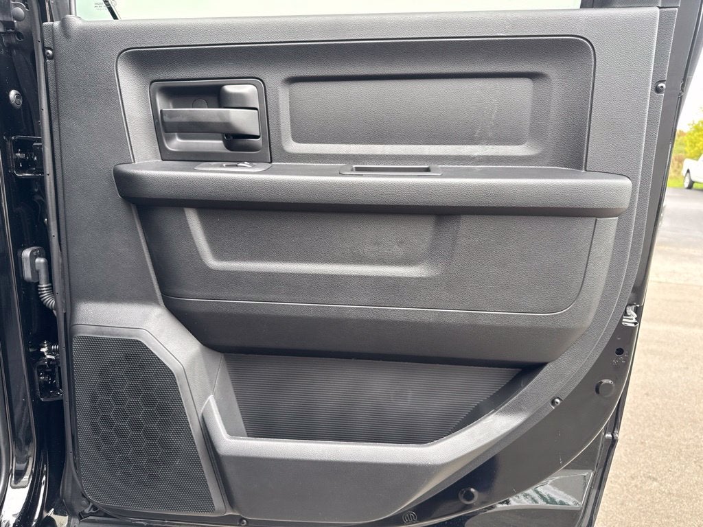 2027 RAM Ram 3500 RAM 3500 TRADESMAN CREW CAB 4X4 6'4' BOX