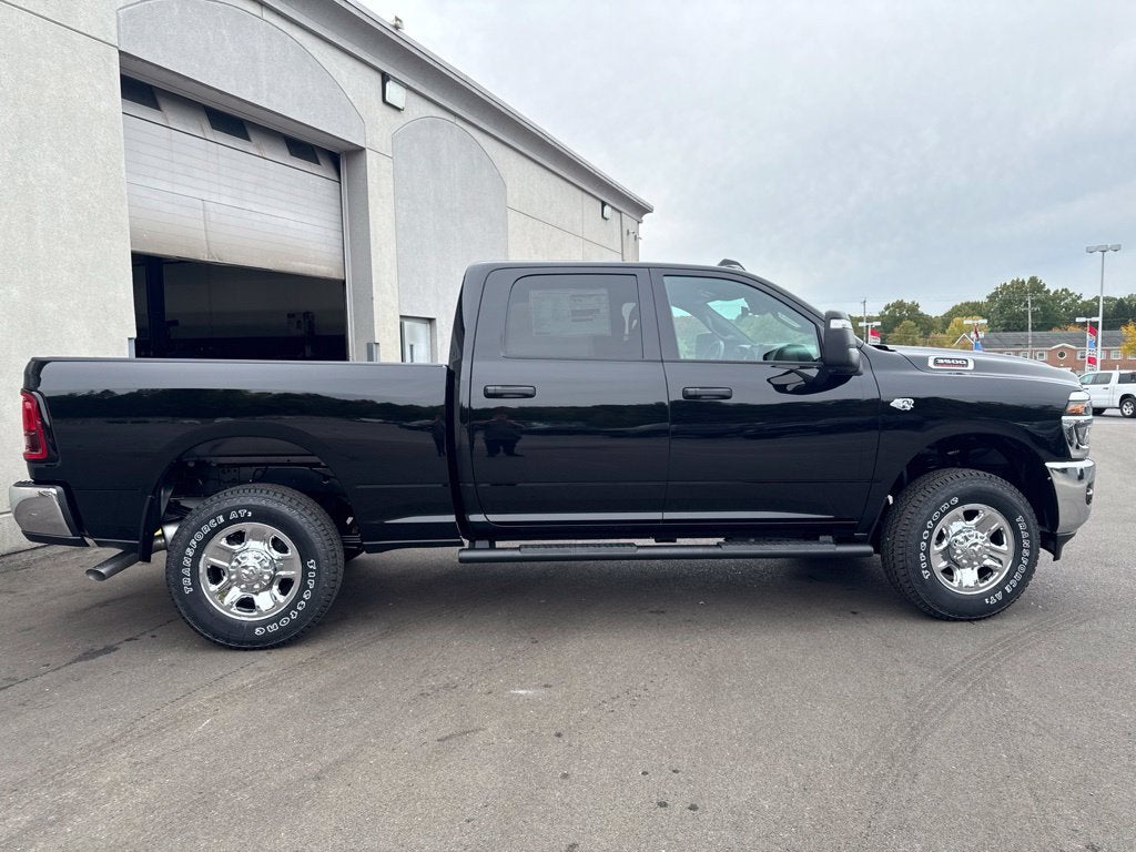 2027 RAM Ram 3500 RAM 3500 TRADESMAN CREW CAB 4X4 6'4' BOX