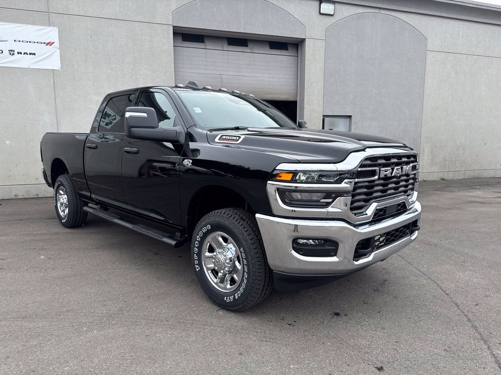 2027 RAM Ram 3500 RAM 3500 TRADESMAN CREW CAB 4X4 6'4' BOX