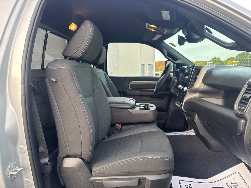 2027 RAM Ram 2500 RAM 2500 TRADESMAN REGULAR CAB 4X4 8' BOX