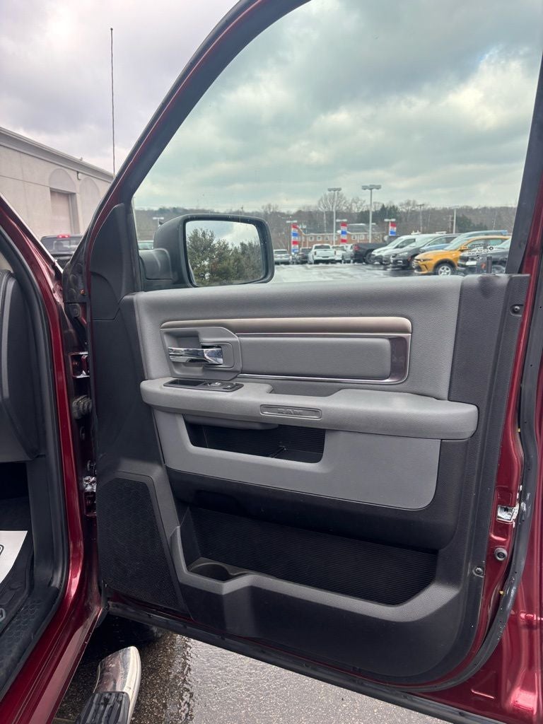 2018 RAM 1500 Big Horn Crew Cab 4x4 5'7' Box