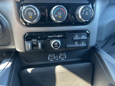 2026 RAM Ram 1500 RAM 1500 EXPRESS CREW CAB 4X4 5'7' BOX