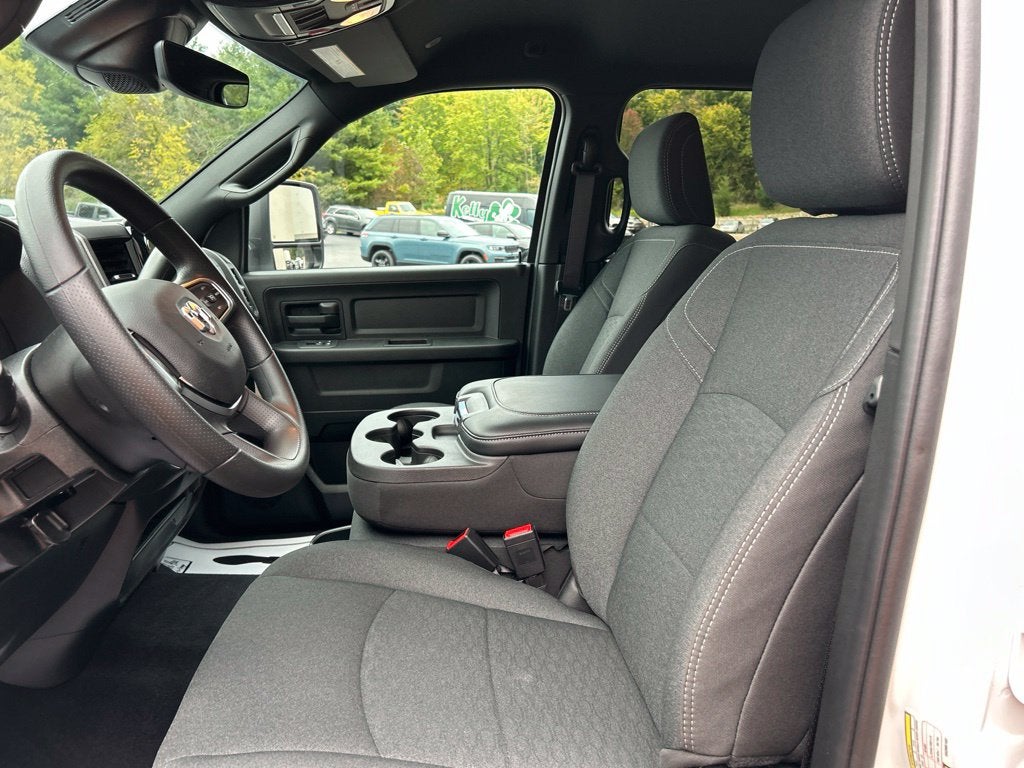 2027 RAM Ram 2500 RAM 2500 TRADESMAN CREW CAB 4X4 8' BOX