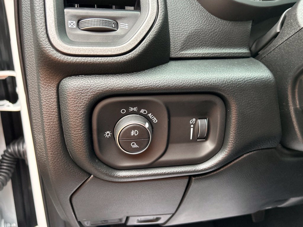 2027 RAM Ram 2500 RAM 2500 TRADESMAN CREW CAB 4X4 8' BOX