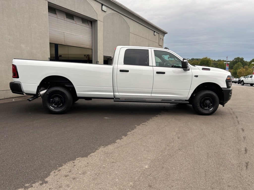 2027 RAM Ram 2500 RAM 2500 TRADESMAN CREW CAB 4X4 8' BOX