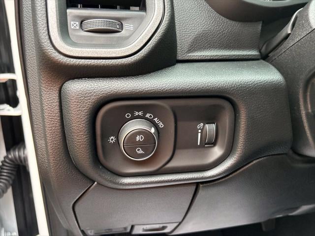 2027 RAM Ram 2500 RAM 2500 TRADESMAN CREW CAB 4X4 8' BOX