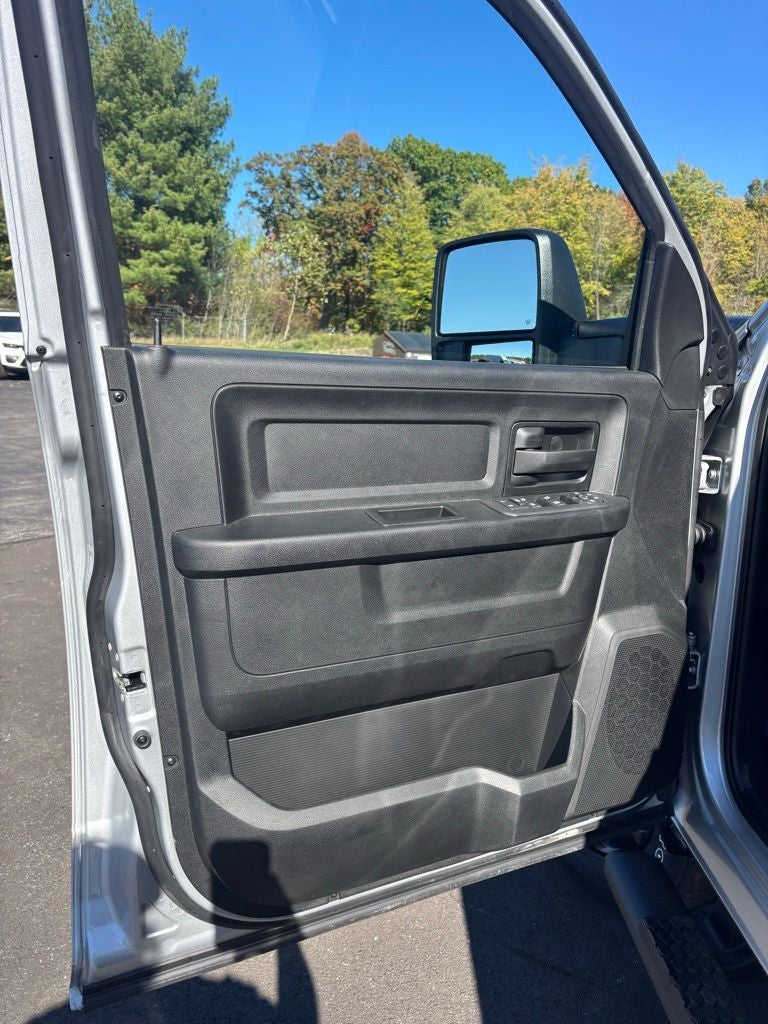 2026 RAM Ram 2500 RAM 2500 BLACK EXPRESS CREW CAB 4X4 8' BOX