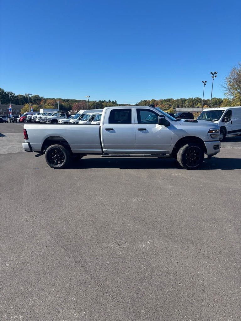 2026 RAM Ram 2500 RAM 2500 BLACK EXPRESS CREW CAB 4X4 8' BOX