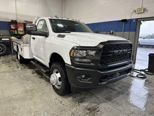 2024 RAM Ram 3500 Chassis Cab RAM 3500 TRADESMAN CHASSIS REGULAR CAB 4X4 60' CA