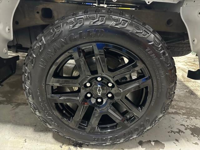 2023 Chevrolet Silverado 1500 4WD Crew Cab Short Bed Custom Trail Boss