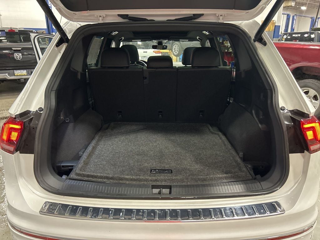 2022 Volkswagen Tiguan 2.0T SEL R-Line
