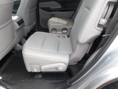 2016 Toyota Highlander Base