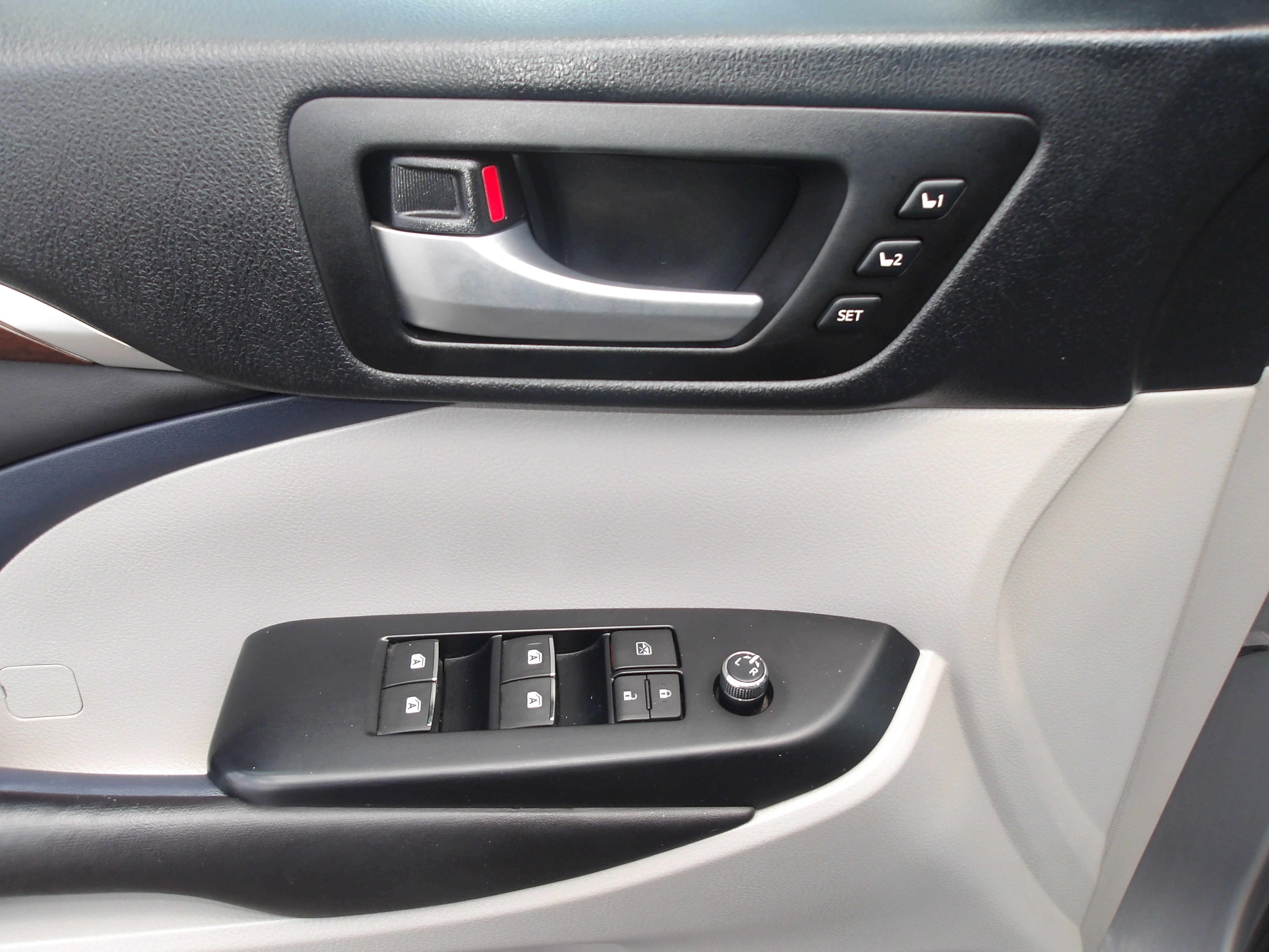 2016 Toyota Highlander Base