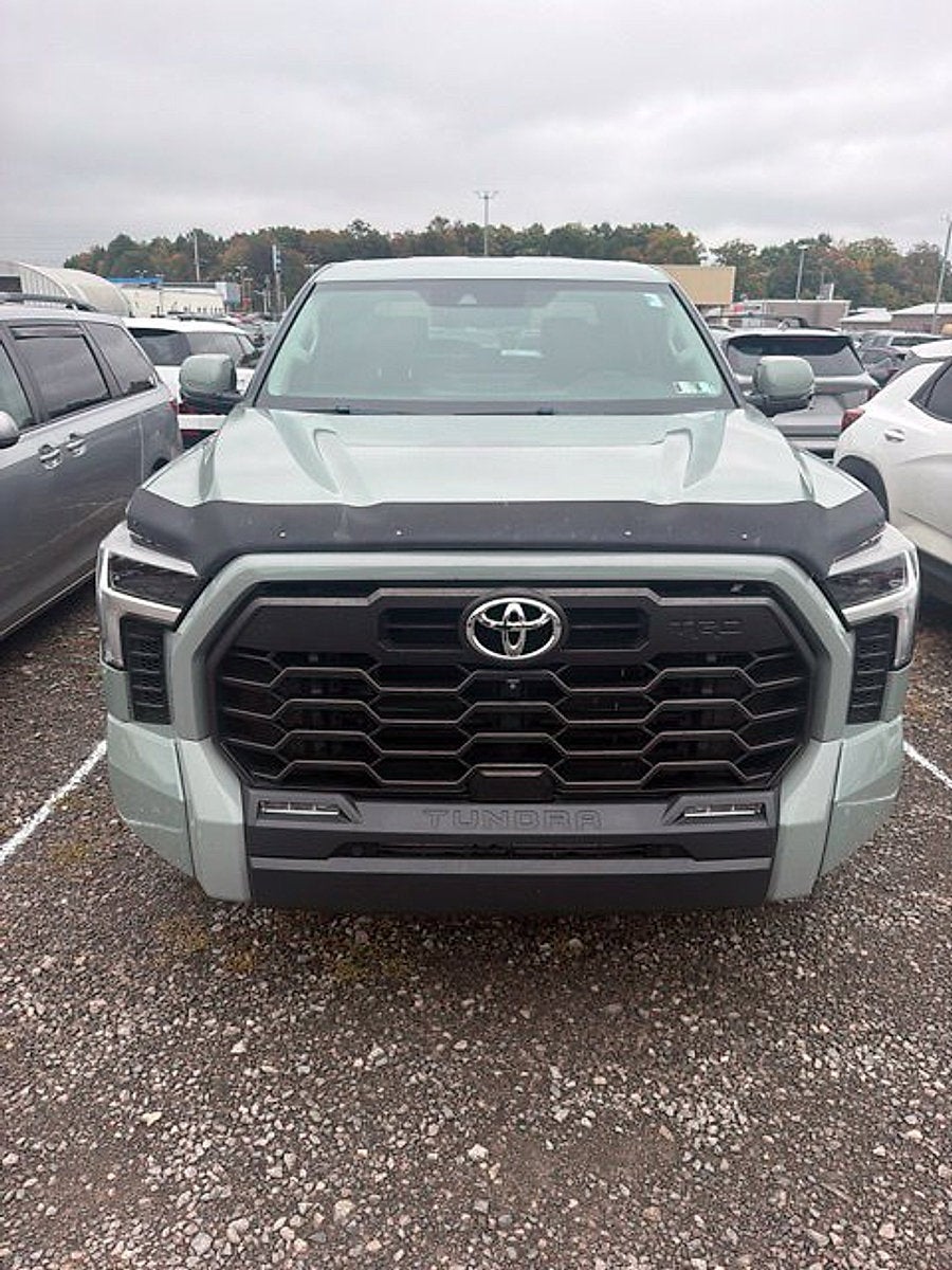 2022 Toyota Tundra 4WD SR5