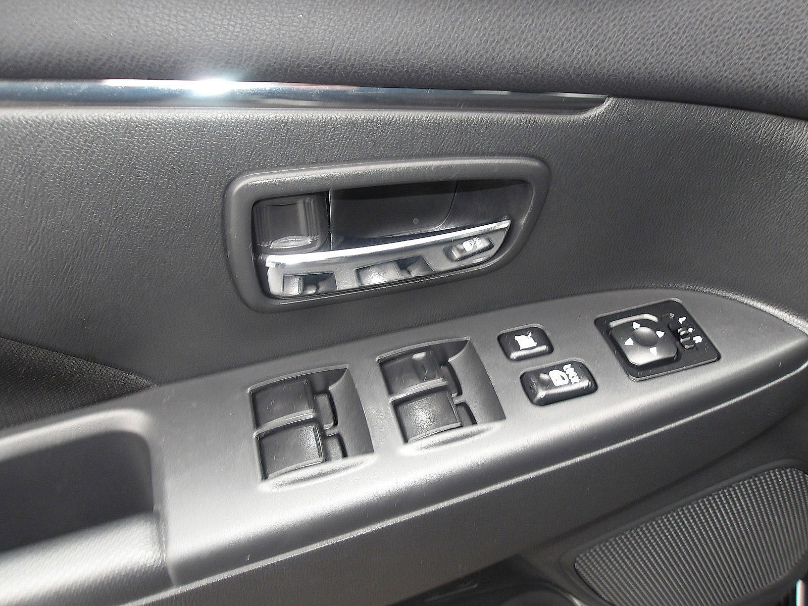 2024 Mitsubishi OUTLANDER Base