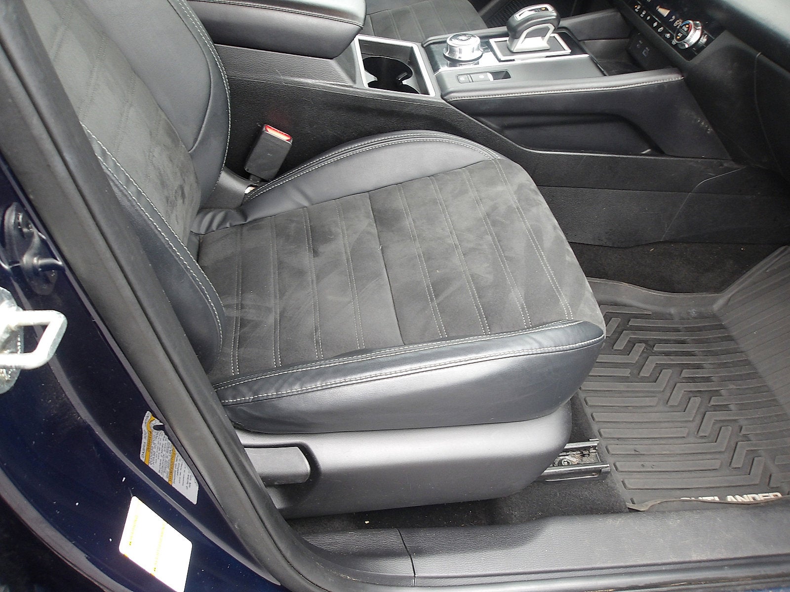 2023 Mitsubishi Outlander Base