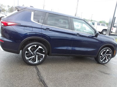 2023 Mitsubishi Outlander Base