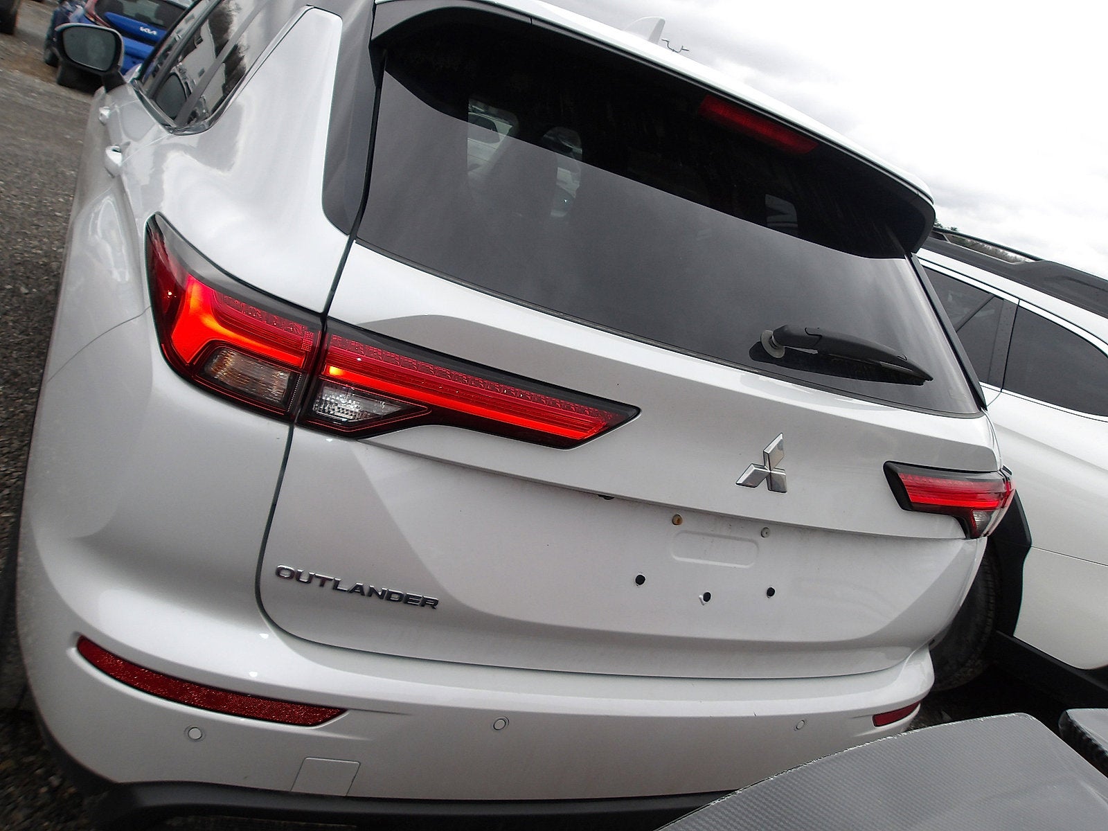2024 Mitsubishi Outlander ES