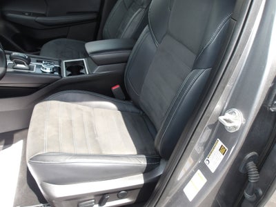 2022 Mitsubishi Outlander Base