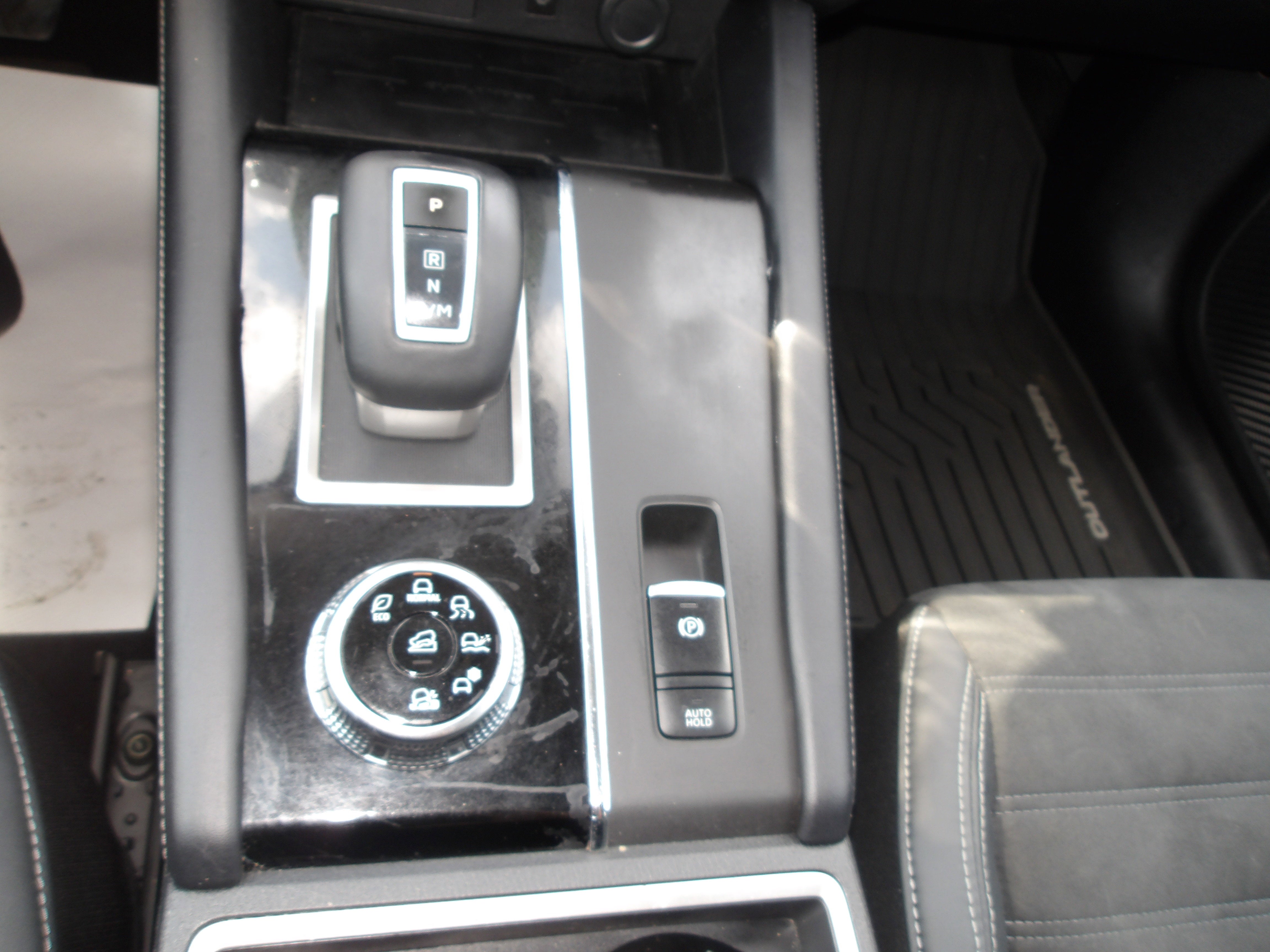 2022 Mitsubishi Outlander Base