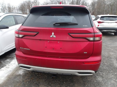 2024 Mitsubishi Outlander Base
