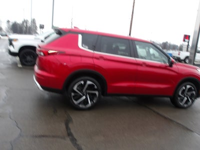 2024 Mitsubishi Outlander Base