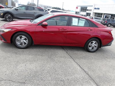 2025 Hyundai Elantra SE