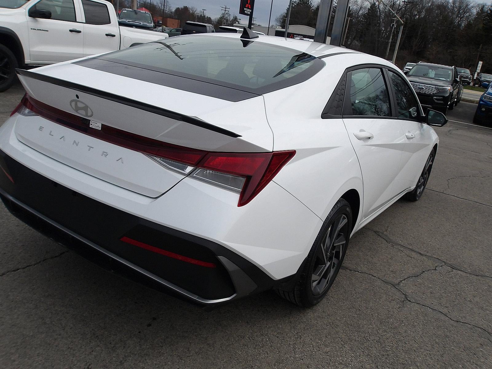 2025 Hyundai Elantra SEL Sport